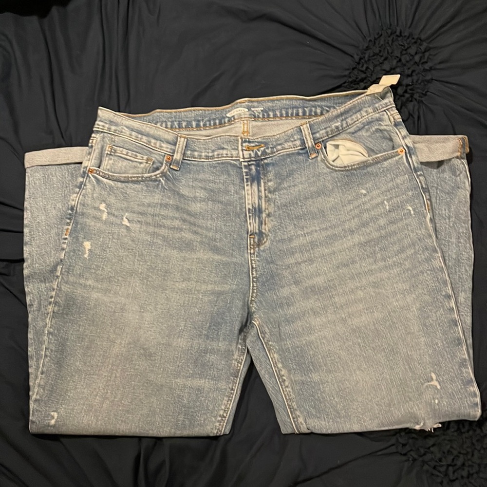 BNWT size 14 Old Navy Boyfriend jeans- distressed look
